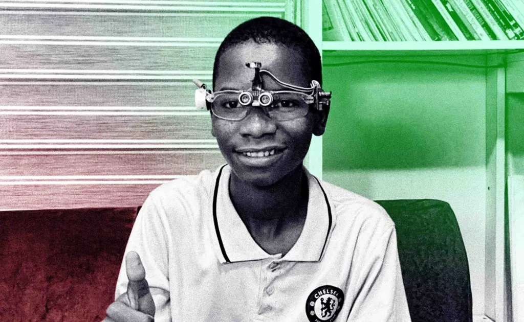 Nigeriano aposta em óculos inteligentes para deficientes visuais