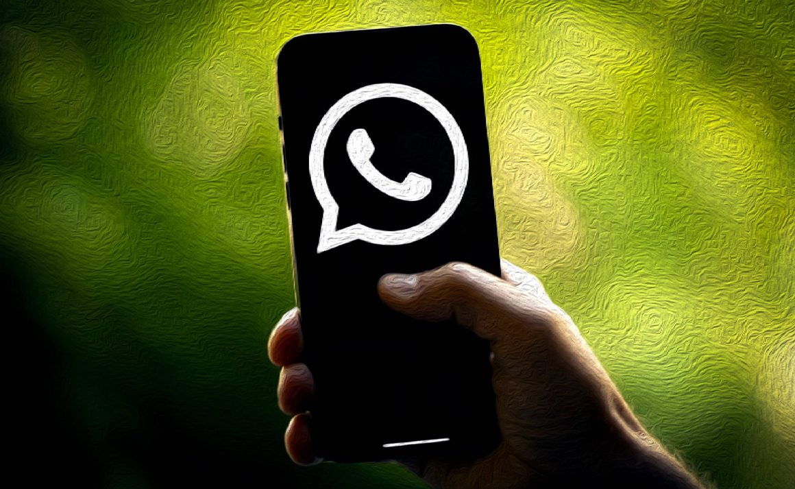 logo do WhatsApp num telemóvel