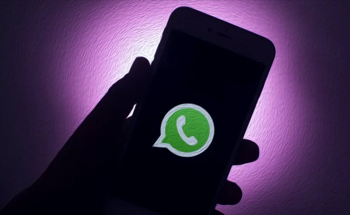 logo do WhatsApp num telemóvel