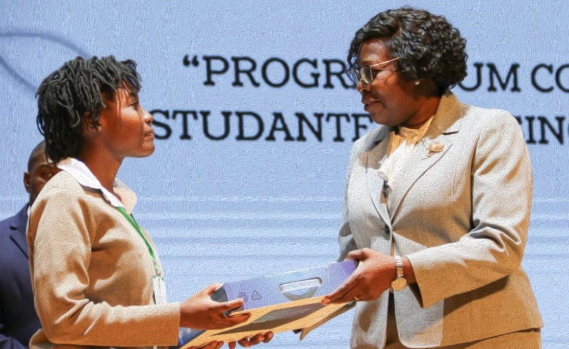 Um estudante por computador