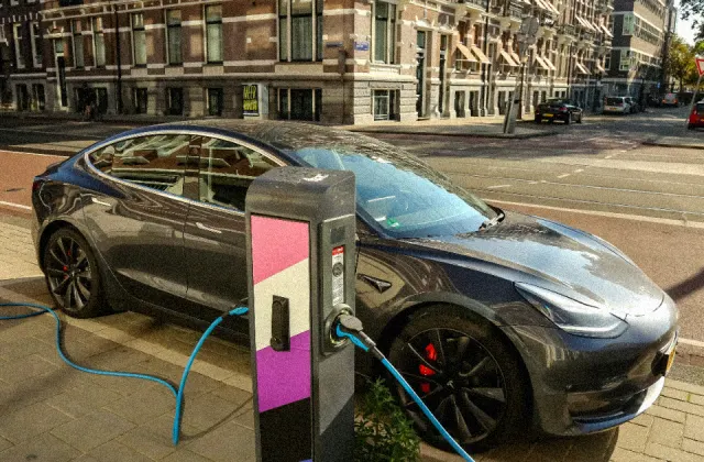 Carros Eléctricos em África: Estado e Futuro