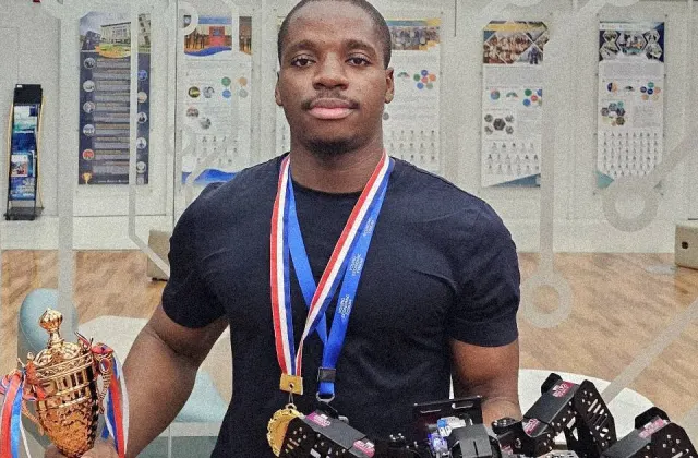 Moçambicano conquista o título de campeão internacional de robótica em Hong Kong