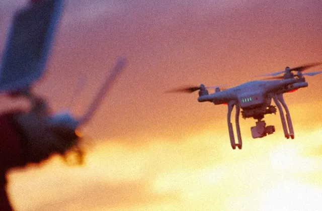 África do Sul Aposta em Drones, IA e Câmaras CCTV para Vigiar Protestos Anti-Migrantes