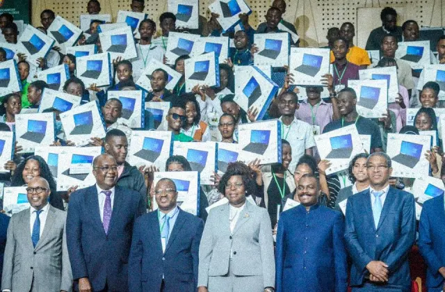 Moçambique Avança na Digitalização do Ensino Superior com 3.ª Fase do Programa Um Computador por Estudante