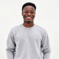 Nigeriano de 16 Anos Integra Equipa de Robótica da Apple